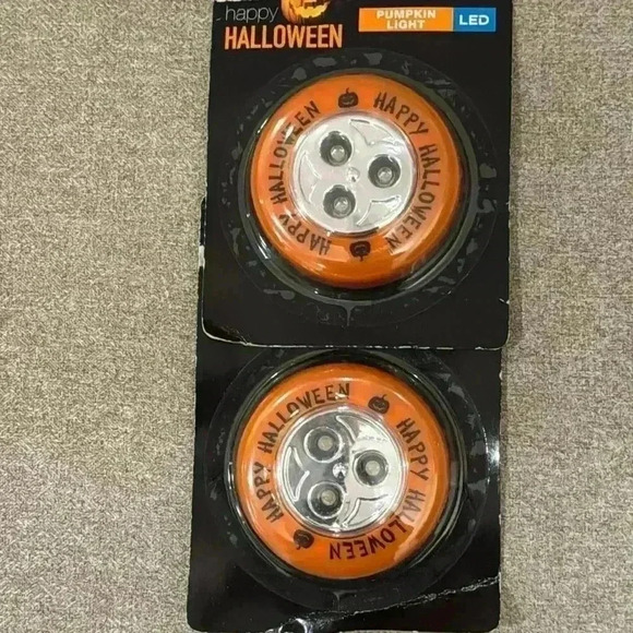 Pumpkin carving kit, Spider-Man luminaries kit and 2 pumpkin lights, new - Picture 3 of 5